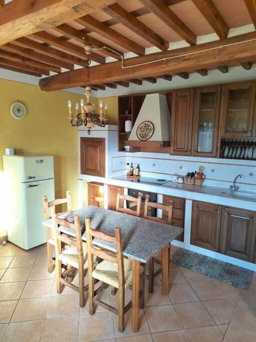 Villa Donnola: Casa Rosmarino フチェッキオ エクステリア 写真